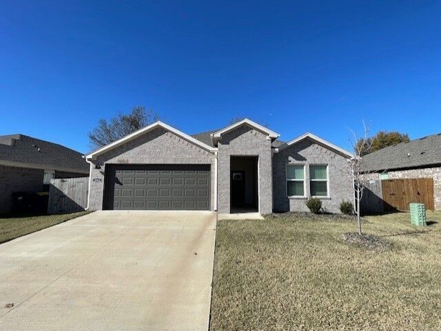 Property Photo:  2210 S 10th Street  AR 72758 