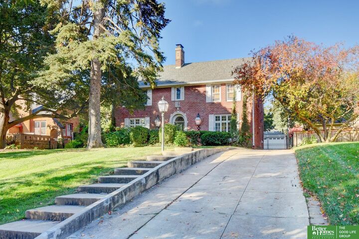 Property Photo:  1720 N 52 Street  NE 68104 