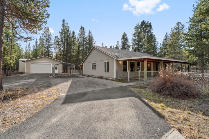 Property Photo: 15711 Deedon Road OR 97739