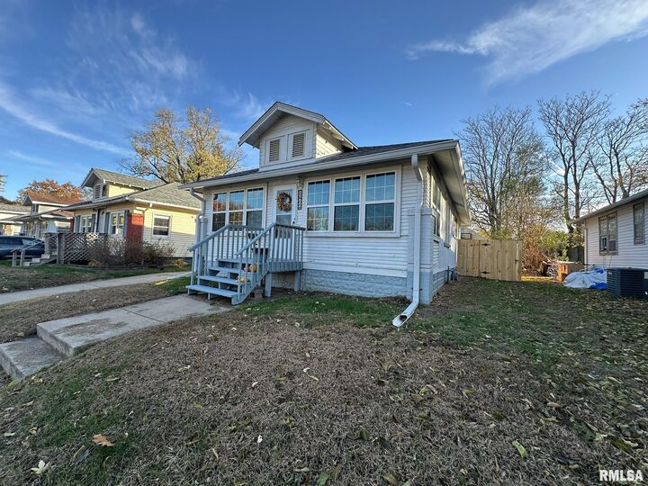 Property Photo:  1402- 1402 1/2 State Street  IL 61554 