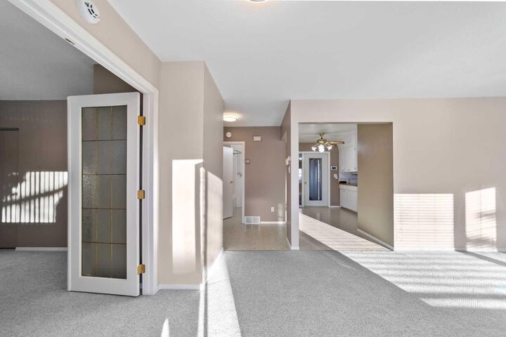 Property Photo:  4913 47 Avenue  AB T0B 1N0 