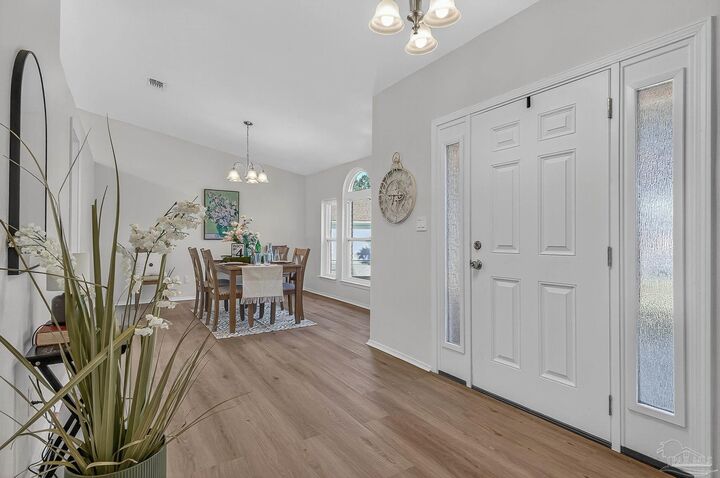 Property Photo:  26 Bartlett Cir  FL 32505 