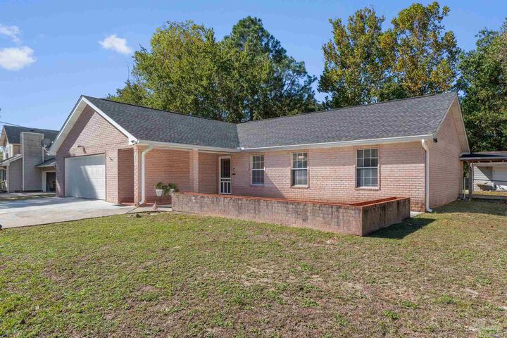 Property Photo:  2291 Rosewood Dr  FL 32566 