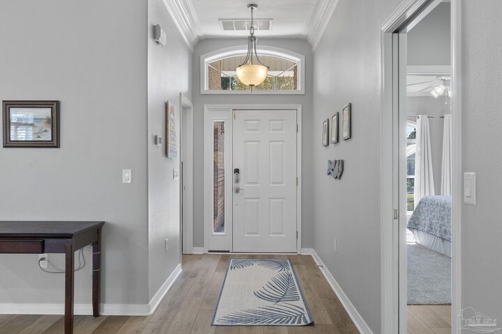 Property Photo: 4062 Oak Pointe Dr FL 32563