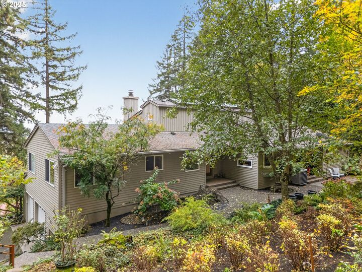 Property Photo: 13800 NW Riverview Dr OR 97231