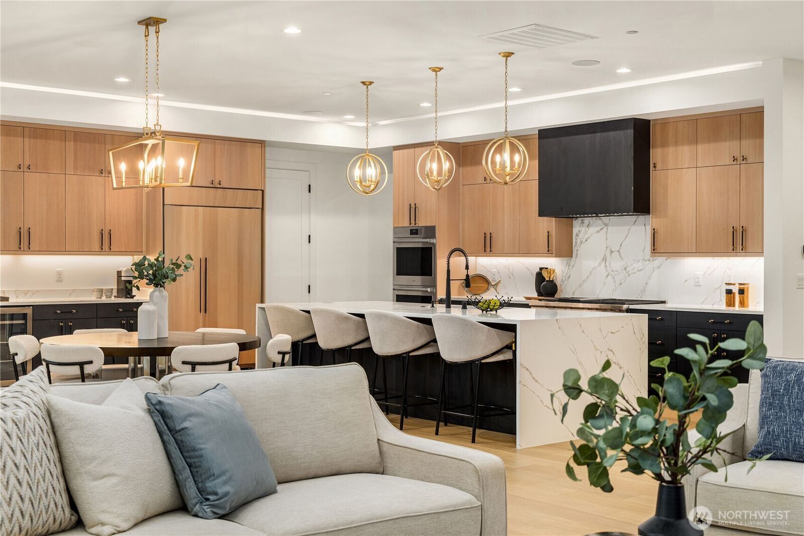 Property Photo: 13698 NE 83rd Street WA 98052