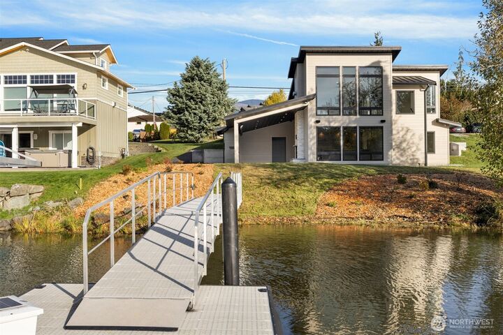 Property Photo:  17144  Lake View Boulevard  WA 98274 