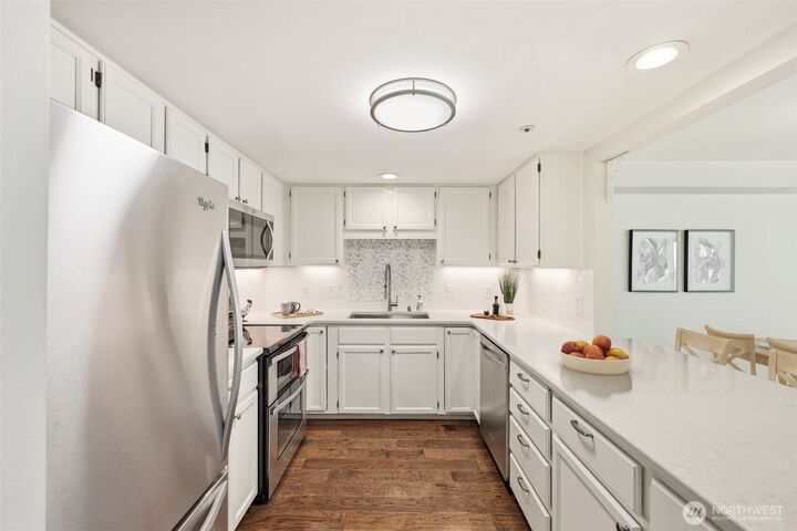 Property Photo:  4081  224th Lane SE 210  WA 98029 