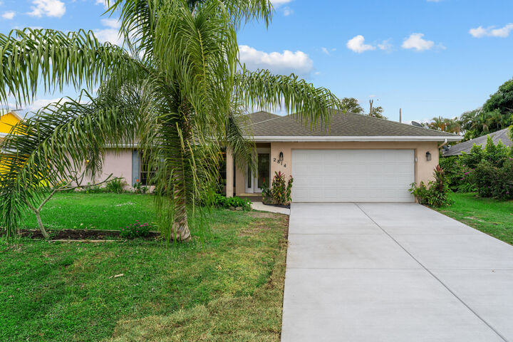 2814 SE Pace Drive  Port Saint Lucie FL 34984 photo