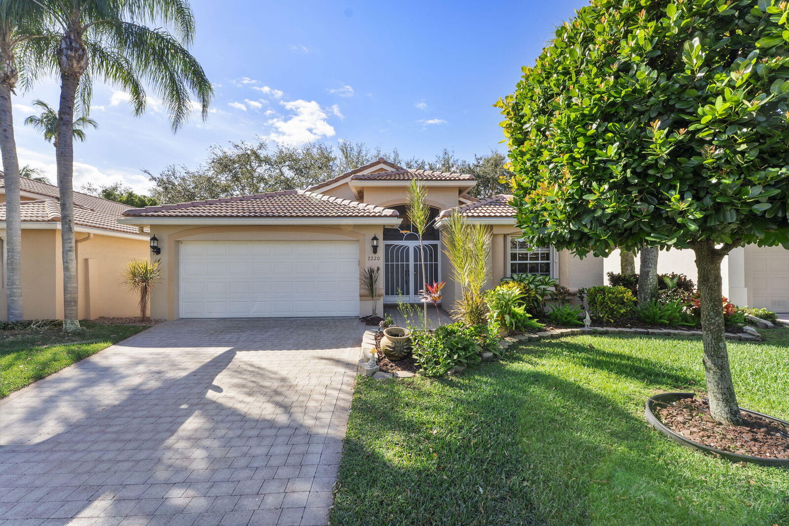 Property Photo:  7220 Via Verona  FL 33446 
