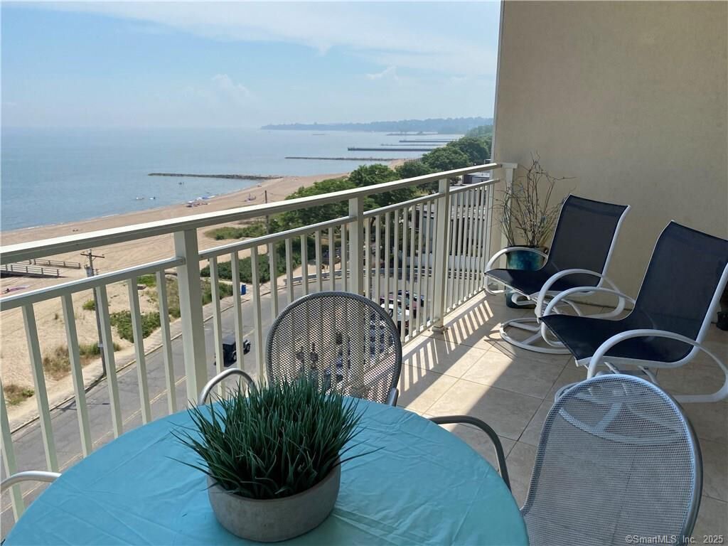 Property Photo:  343 Beach Street Apt 305  CT 06516 