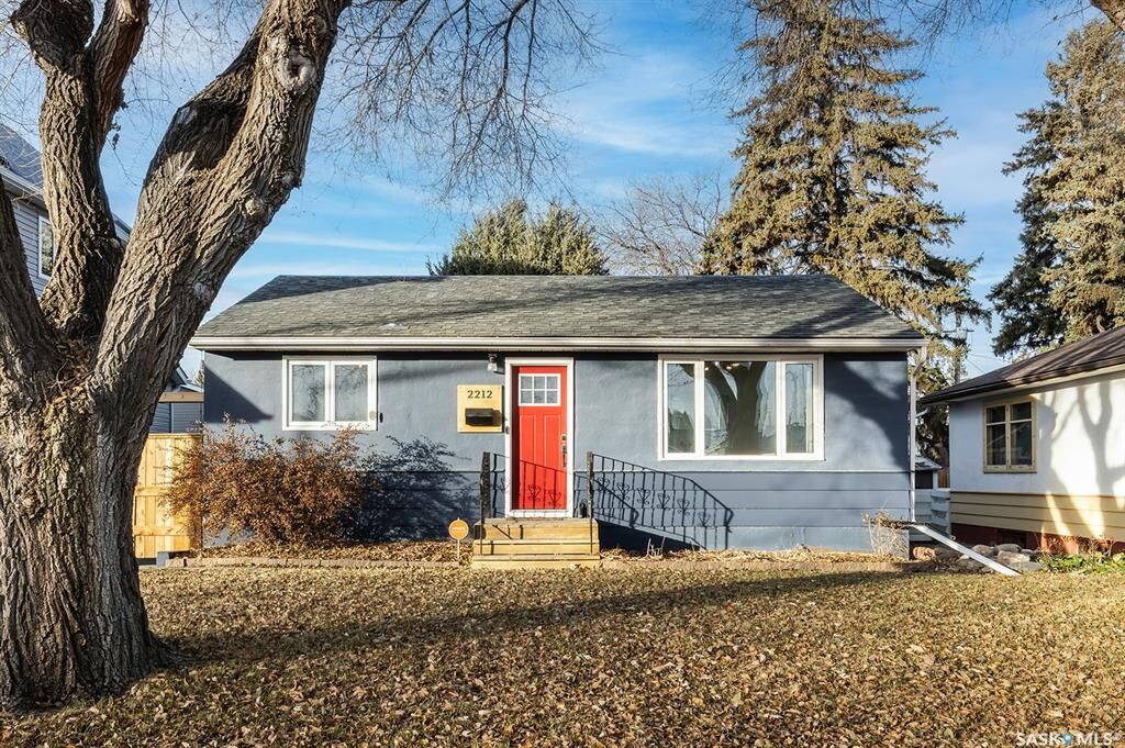Property Photo:  2212 York Avenue  SK S7J 1J1 