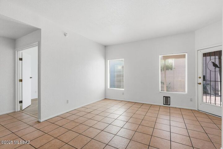 Property Photo: 5565 N Sapphire Drive AZ 85750