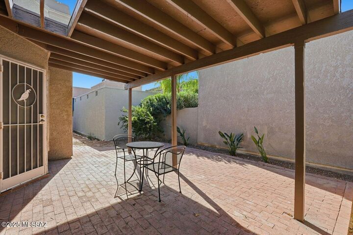 Property Photo:  5565 N Sapphire Drive  AZ 85750 