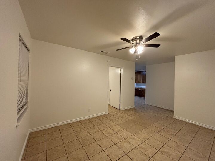Property Photo: 1804 W Avenue H Avenue D TX 76504
