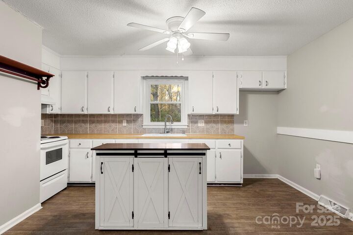 Property Photo:  604 Cold Stream Circle  SC 29706 