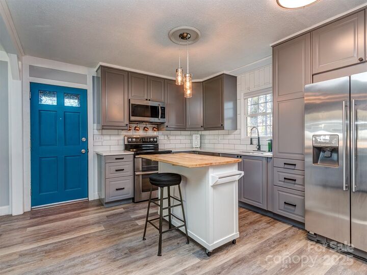 Property Photo: 1506 Kingston Drive NC 28083