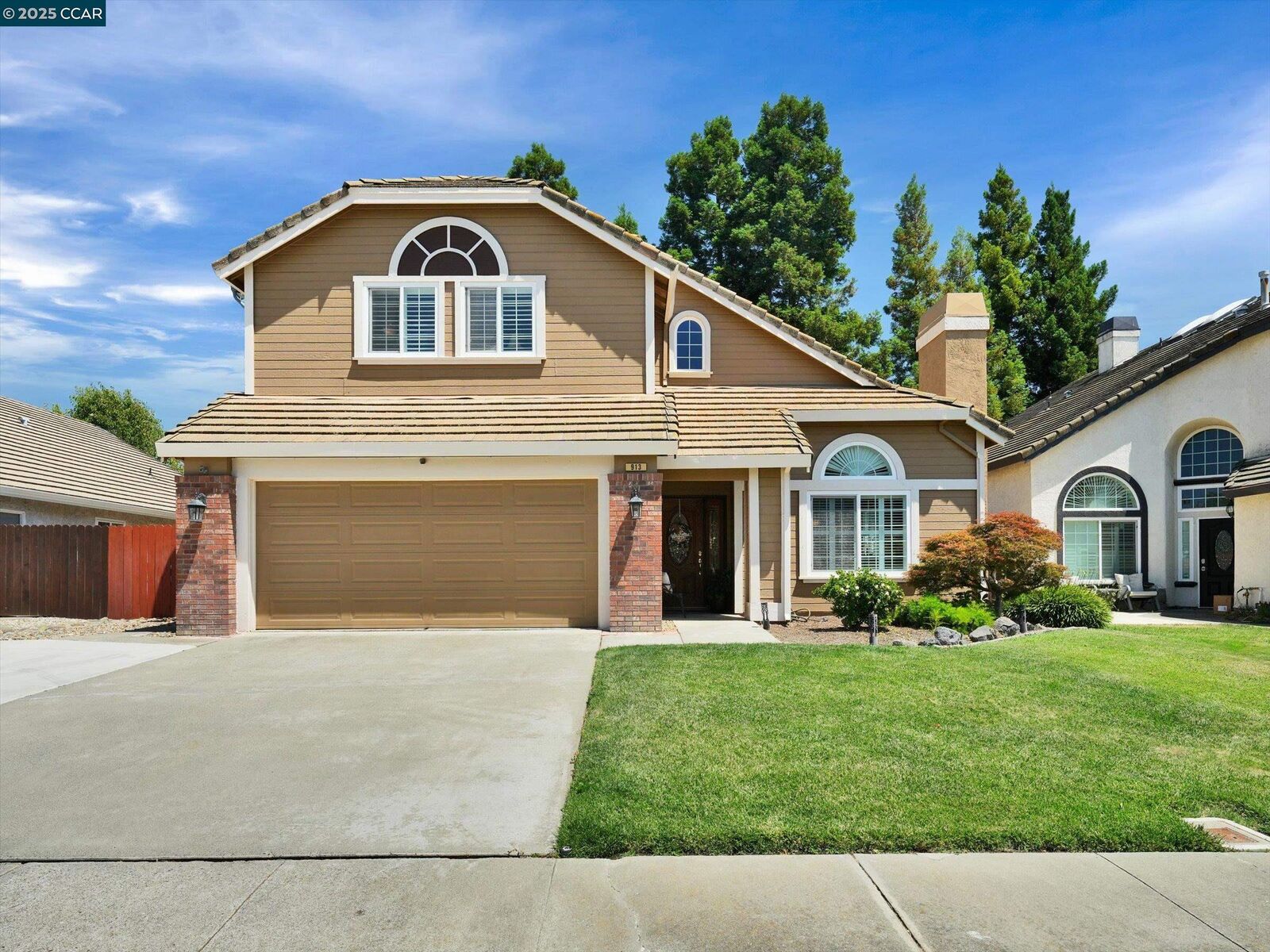 Property Photo: 913 Cedar Brook Ln CA 95687