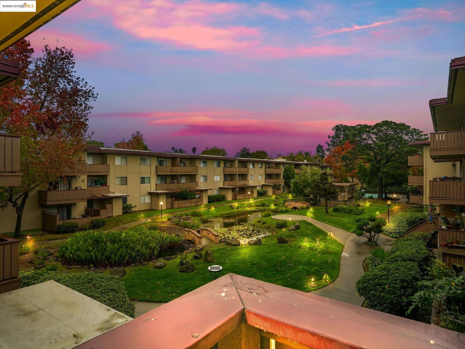 Property Photo: 1321 Webster St D212 CA 94501