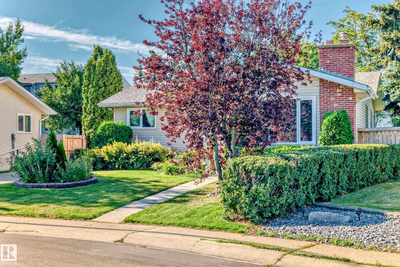 Property Photo:  17719 84 Avenue NW  AB T5T 0N5 