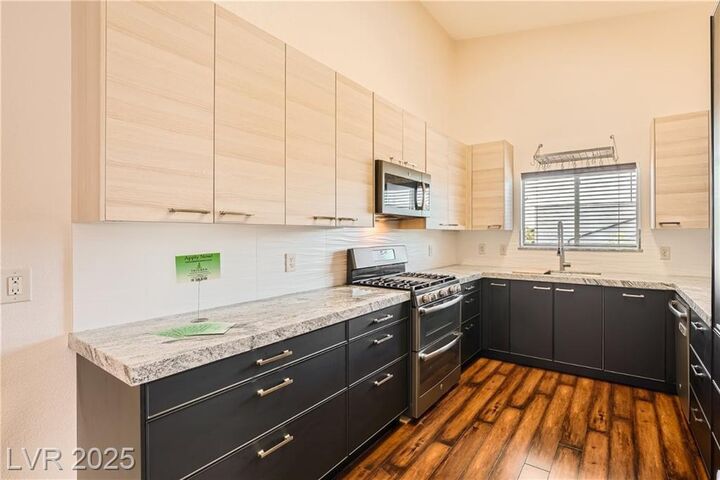 Property Photo: 2152 Quartz Cliff Street 204 NV 89117