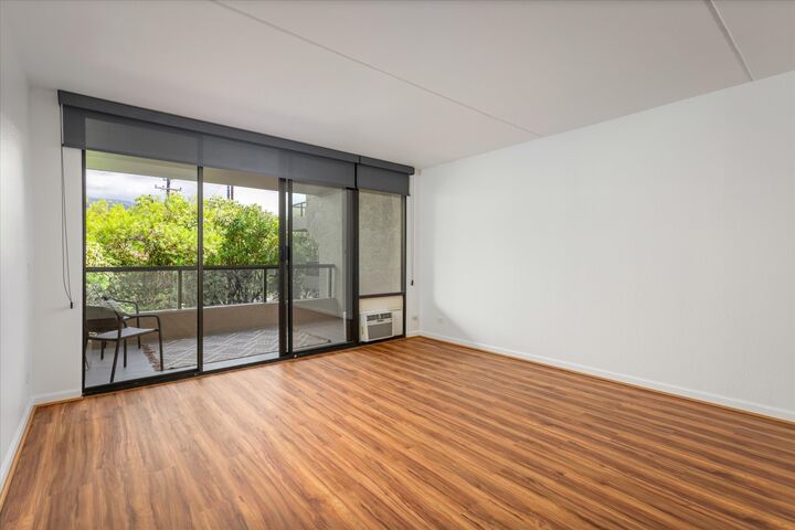 Property Photo: 75-5865 Walua Rd E629 HI 96740