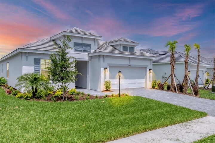 Property Photo: 15813 San Lazzaro Avenue FL 34211