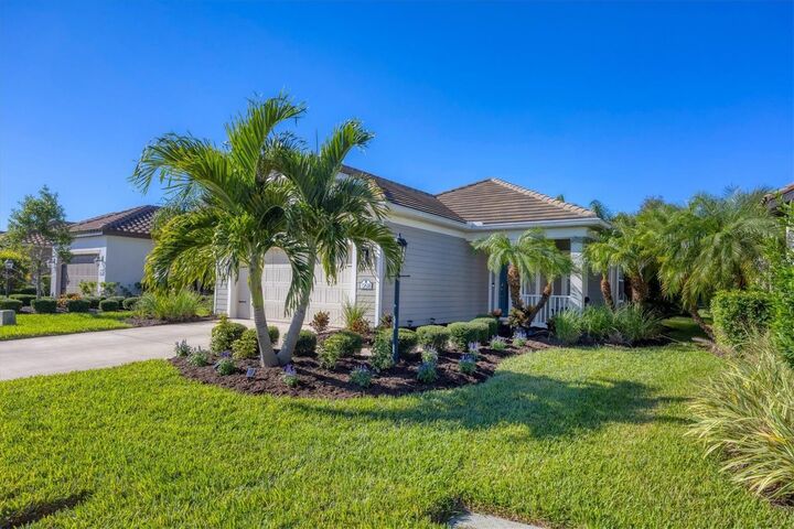 Property Photo: 12618 Coastal Breeze Way FL 34211