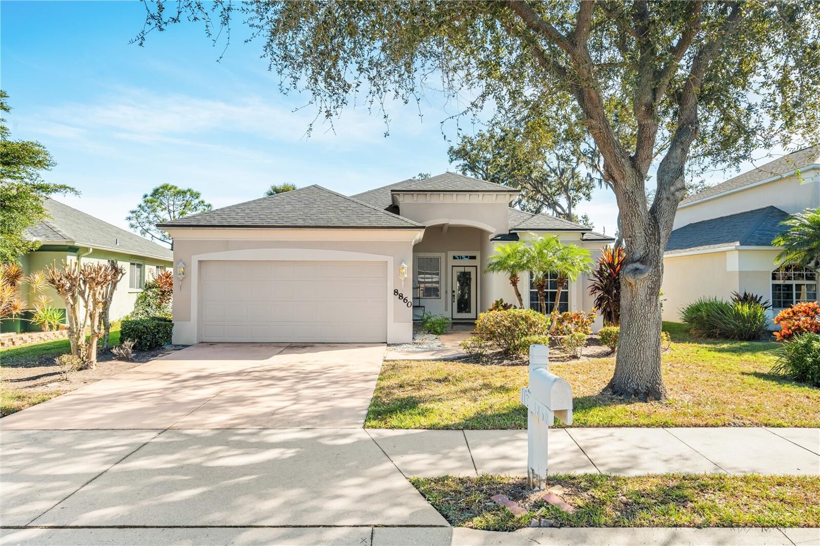 Property Photo: 8860 Founders Circle FL 34221