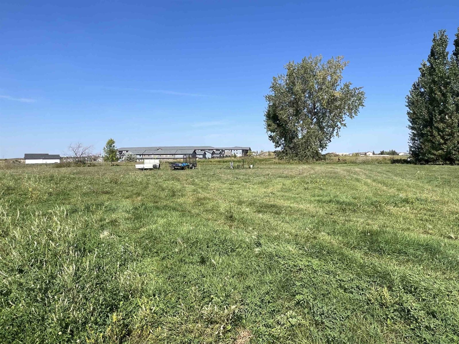 Property Photo: 912 & 914 26 1/2 Ave NW ND 58703