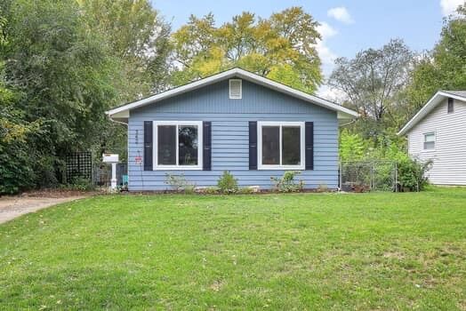 Property Photo: 342 Seminole Lane IL 60188
