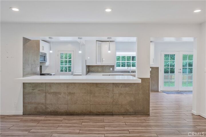 Property Photo:  1643 San Ysidro Drive  CA 90210 