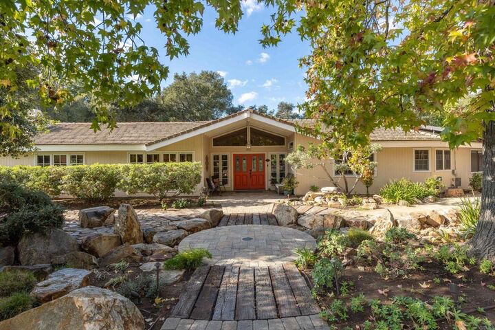 Property Photo: 1285 Hidden Oaks Trail CA 92084