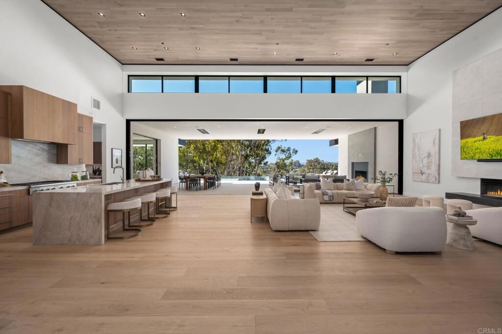 Property Photo: 5471 La Crescenta CA 92067