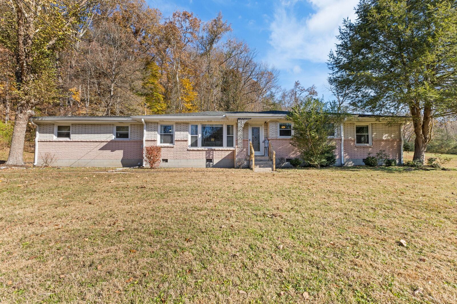 Property Photo: 5176 Clarksville Hwy TN 37189