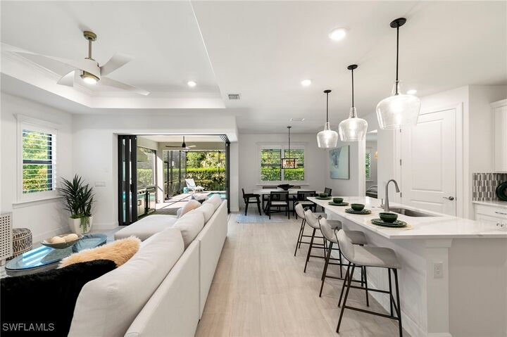 Property Photo:  10483 Ventana Lane  FL 34120 