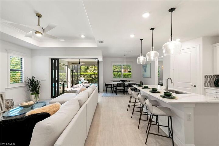 Property Photo: 10483 Ventana Ln FL 34120