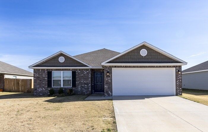 Property Photo:  813 S Katlyn Drive  AR 72761 