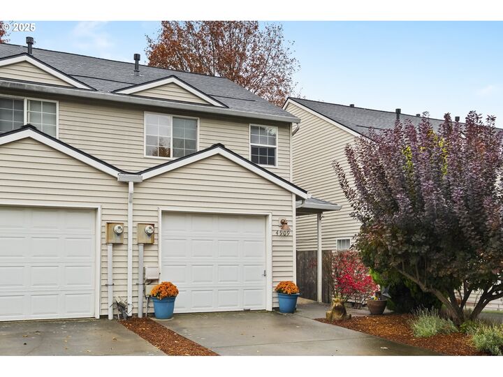 4909 NE Holman St  Portland OR 97218 photo