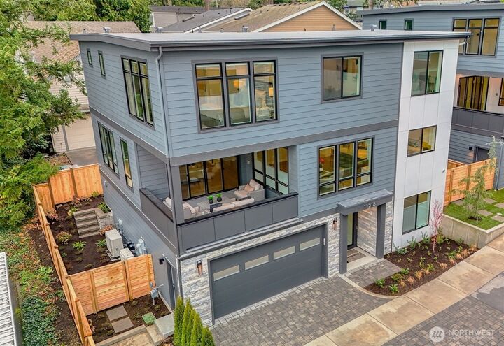 Property Photo: 11218 NE 67th Street WA 98033