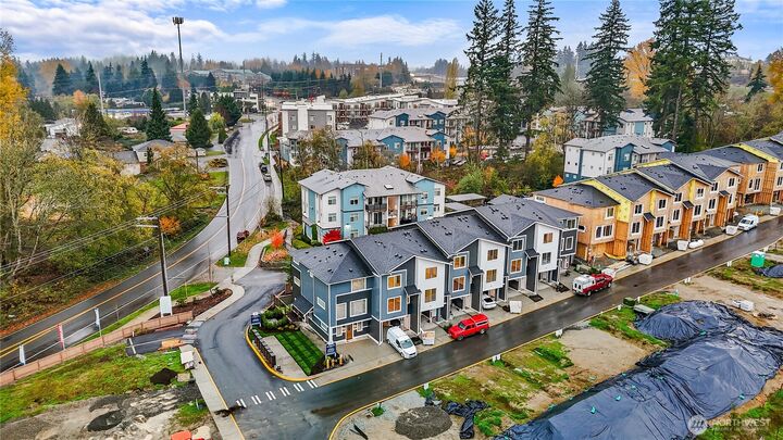 Property Photo: 16823 Alder Way E8 WA 98037