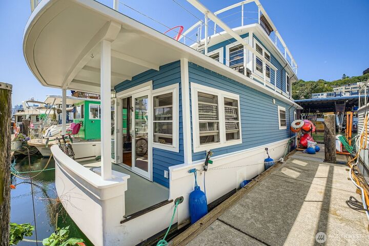 1900  Westlake Avenue N B-20  Seattle WA 98109 photo