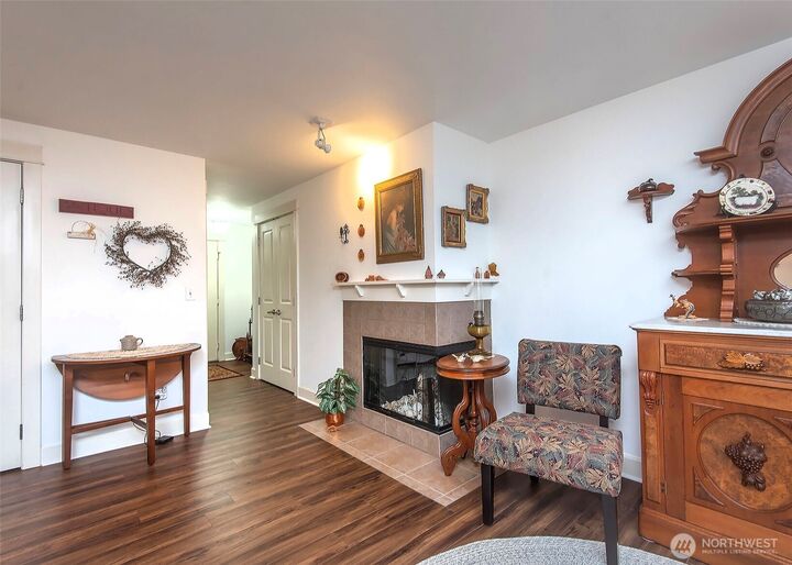 Property Photo: 300 N 130th Street 4104 WA 98133