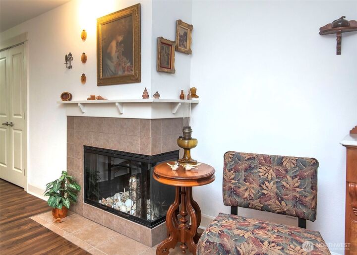 Property Photo:  300 N  130th Street 4104  WA 98133 