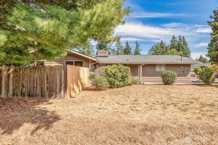 Property Photo: 604 N 201st Street WA 98133