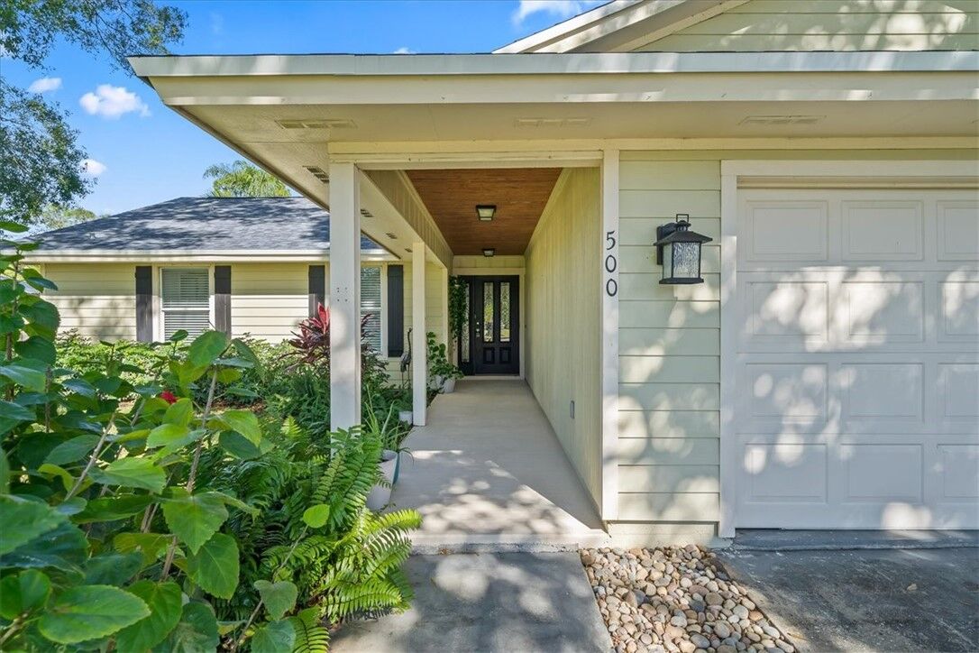 Property Photo:  500 10th Street SW  FL 32962 