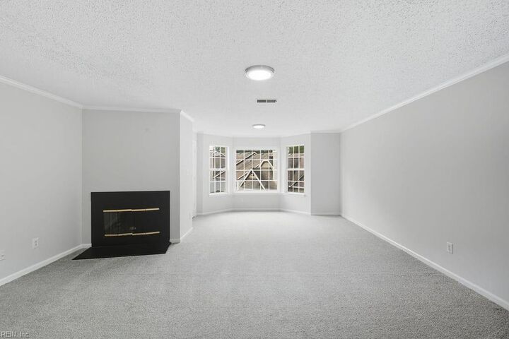 Property Photo: 107 Stratford Dr I VA 23185