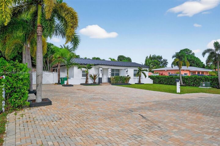 Property Photo:  465 NW 153rd St  FL 33169 