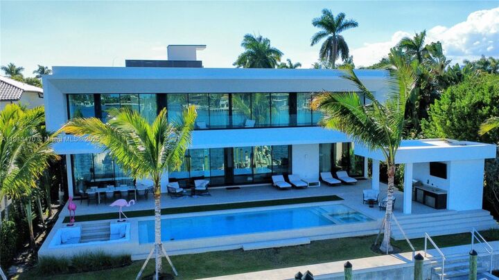 Property Photo:  375 N Hibiscus Dr  FL 33139 