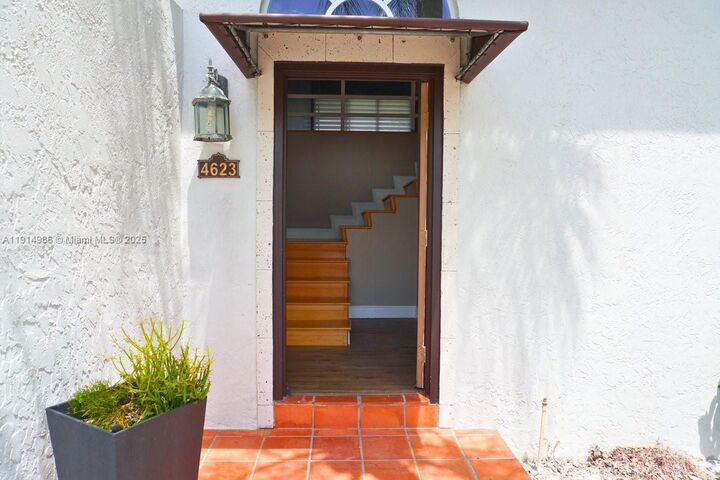 Property Photo: 4623 NW 97th Ct 14 FL 33178